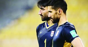 حسینی بر سر دوراهی استقلال-تراکتور