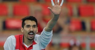 جستجوی بوی فرزند در رفیق او | اشک‌های بی‌امان پدر صابر کاظمی و فرهاد قائمی در آغوش یکدیگر + ویدئو