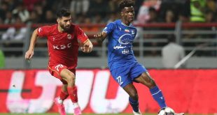 از رفتار عارف آقاسی دیوانه شده‌ام! | یکی گفت من از باشگاه استقلال پول می‌خواسته‌ام