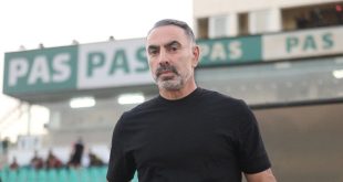 سرمربی سابق استقلال باز هم در متن یک حاشیه بزرگ؛ ۲ خبرنگار زیر دست و پای ۲۰ نفر!