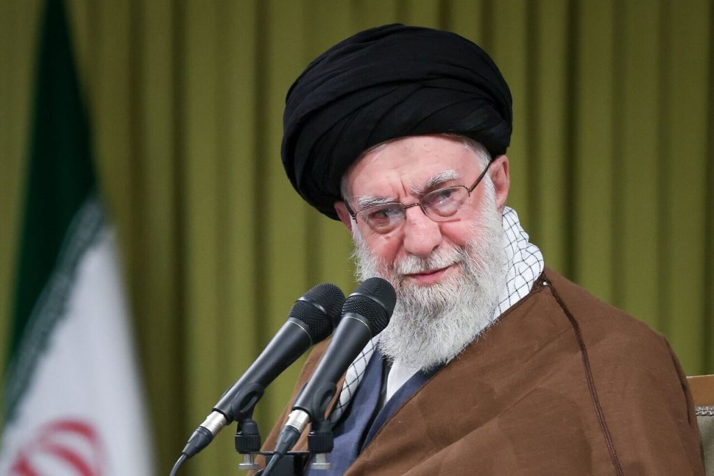 آیتالله خامنهای چگونه نقشه ترامپ را نقش بر آب کرد؟ | «جنگ منطقهای» به کابوس دشمن تبدیل خواهد شد اگر نیاز شود