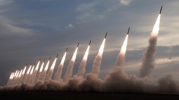 موشکهای ایرانی ۳۰ درصد قویتر از شاهمهره دریایی آمریکا | ایران در دریا آمریکا را قفل میکند | کابوس ناوهای هواپیمابر ترامپ بشناسید